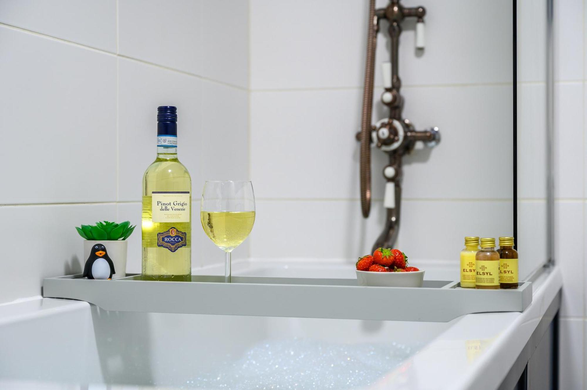 Relax At Little Hawkcliffe Villa Steeton Eksteriør bilde
